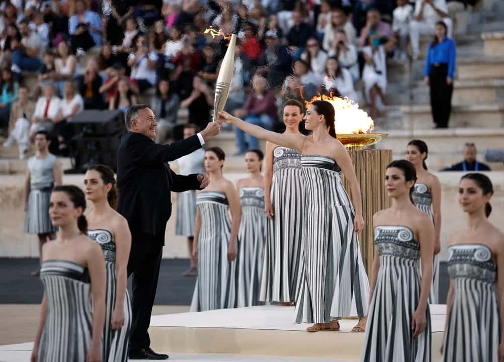 Juegos Olímpicos: París recibió la llama olímpica en Atenas