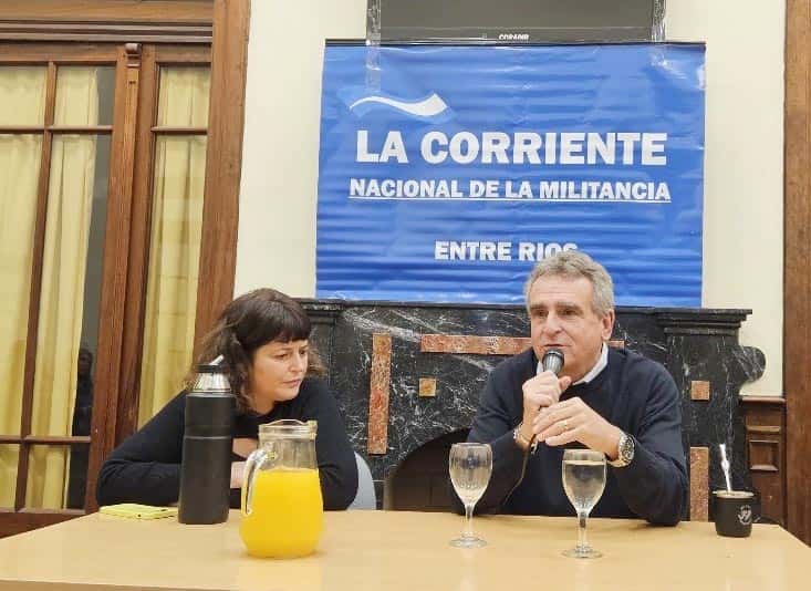 Agustín Rossi analiza el Gobierno de Milei en encuentro peronista