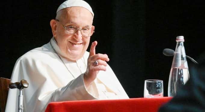 Santo Padre: Las parroquias están abiertas a “todos, todos, todos”, reiteró el Papa a los sacerdotes