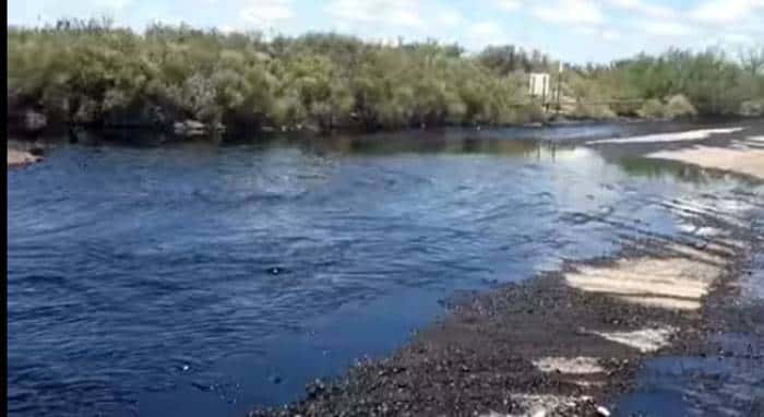 Río Negro: derrame de  petróleo por una falla en el oleoducto troncal