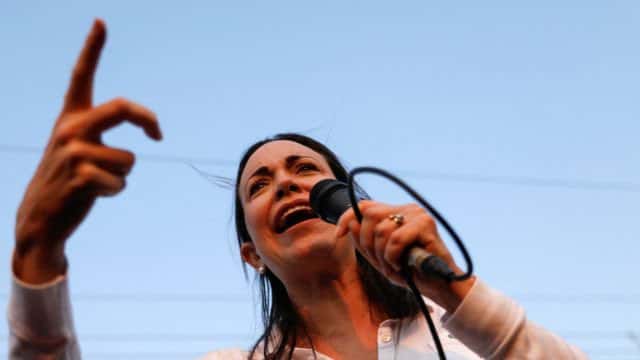 La dictadura de Maduro inhabilitó a María Corina Machado,  candidata a la presidencia 
