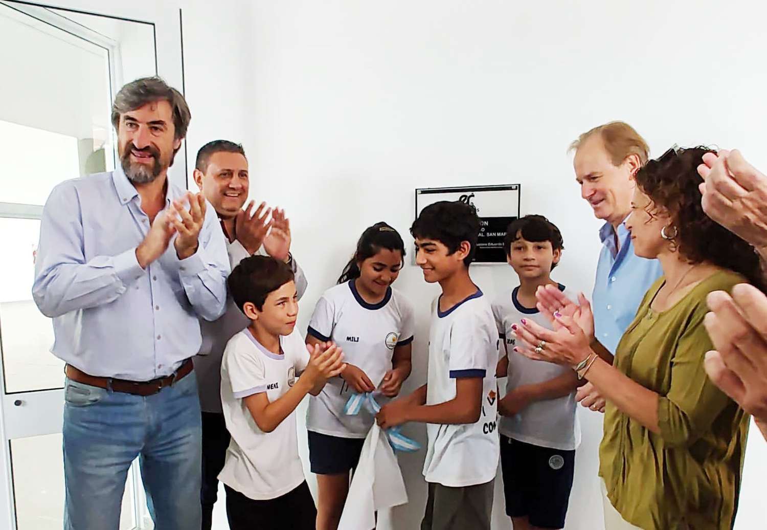Giano celebró la inauguración del edificio de la Escuela San Martín y del Gimnasio de la Escuela Comercio Nº 1