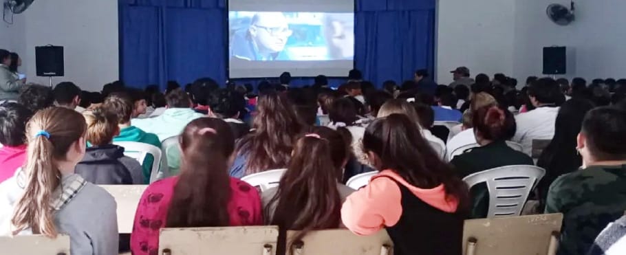 Más de 800 espectadores disfrutaron del cine en escuelas del departamento Tala