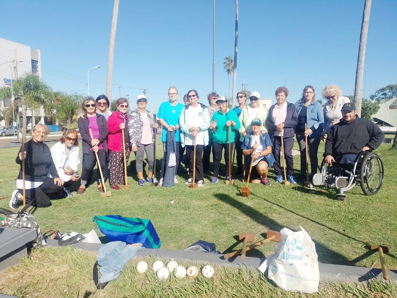 Se realizan clases gratuitas de Golf Croquet para adultos mayores