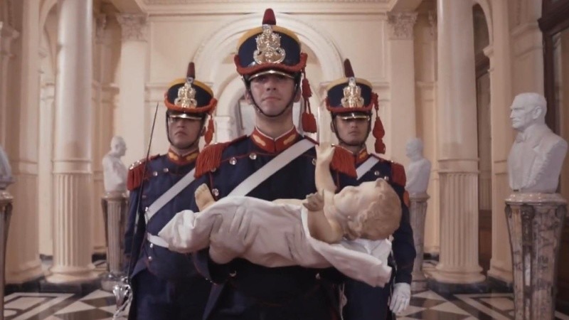 Pesebre, granaderos y un saludo de Navidad: la postal compartida por Milei - El Heraldo thumbnail