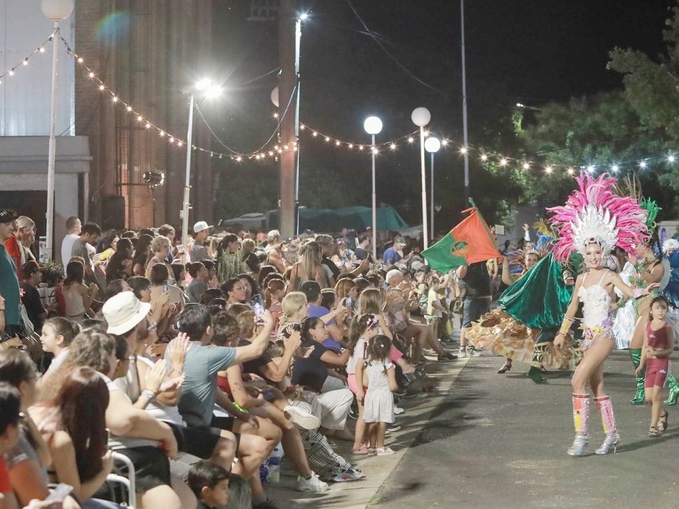 El carnaval entrerriano en La Vieja Usina continúa con gran respuesta del público