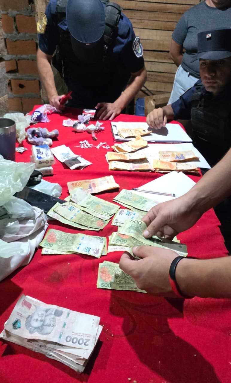 Dos personas aprehendidas tras allanamientos positivos por una causa de amenazas - 3