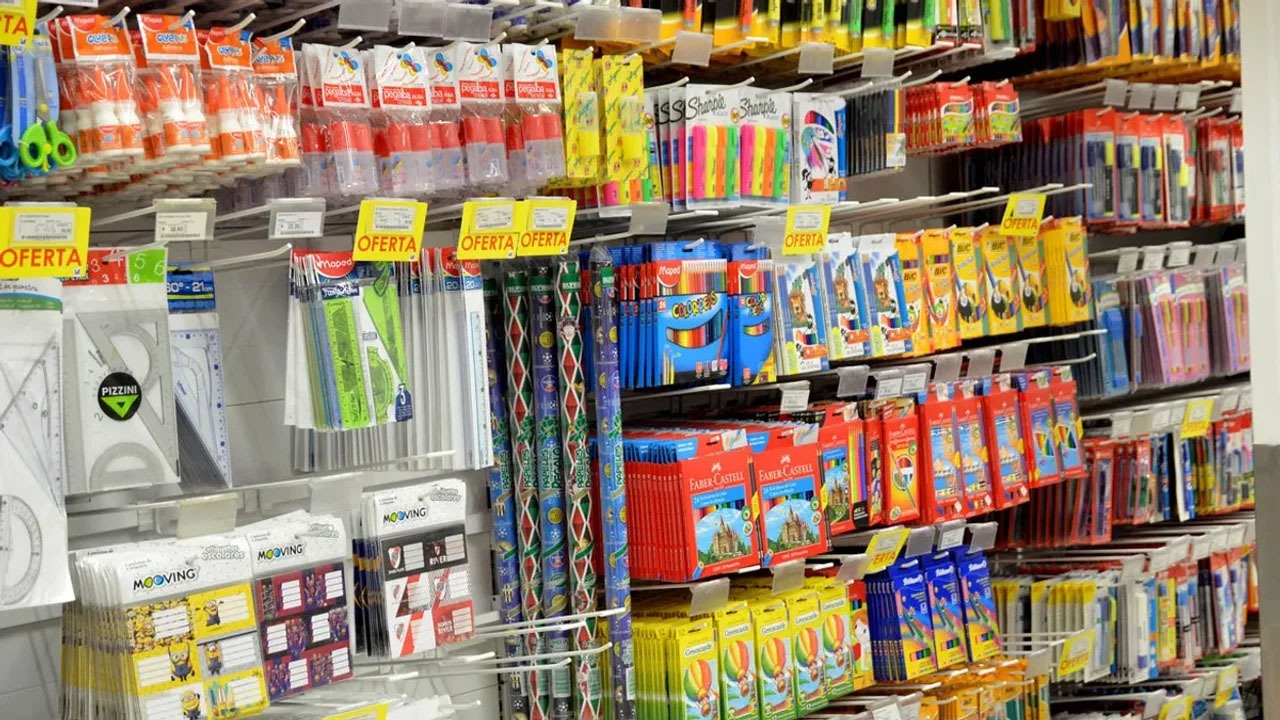 Incertidumbre en las góndolas: los útiles escolares pierden la carrera contra la inflación