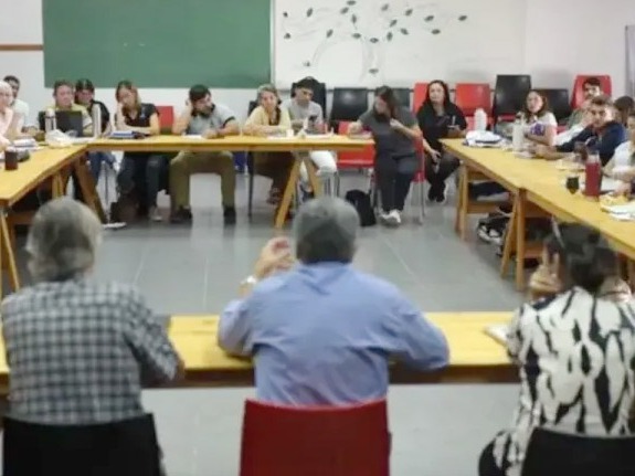 AGMER se reúne en plenario para analizar la situación salarial docente
