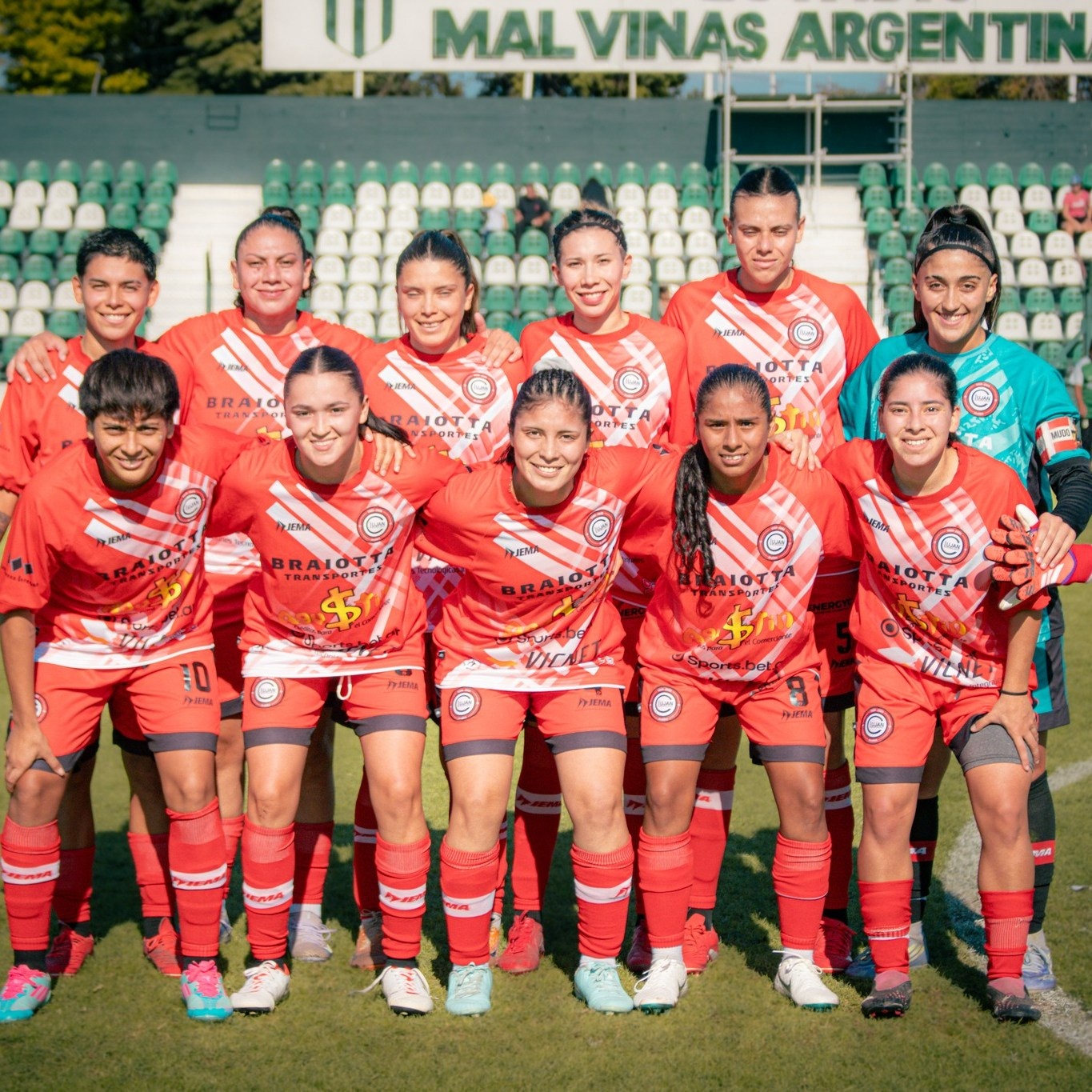 La concordiense Milena Ibarra debutó en la Primera B con la camiseta de Luján - 2