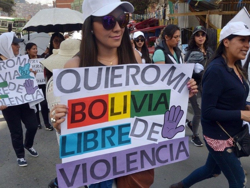 Vuelve la violencia a La Paz con choques entre manifestantes y policías