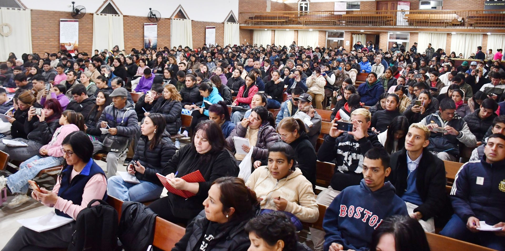 Vecinos de la zona noroeste realizan el curso para obtener la licencia de conducir