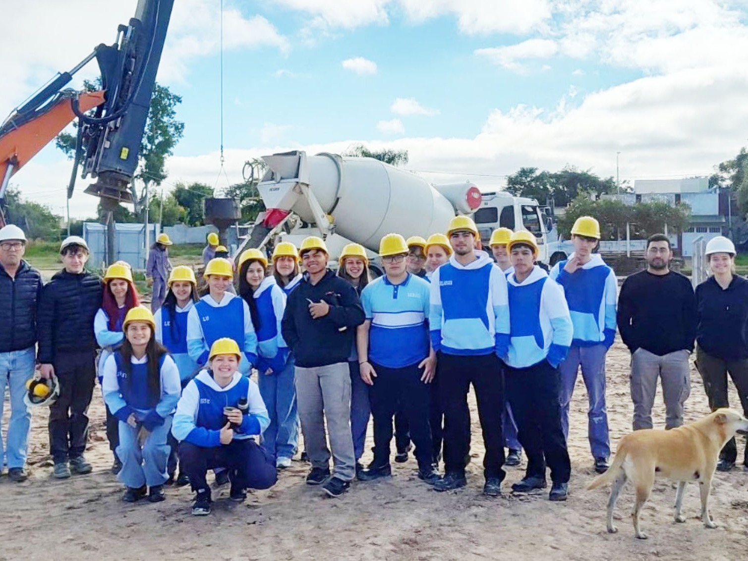 Estudiantes de la EET N° 45 realizaron una visita técnica a una obra educativa en ejecución