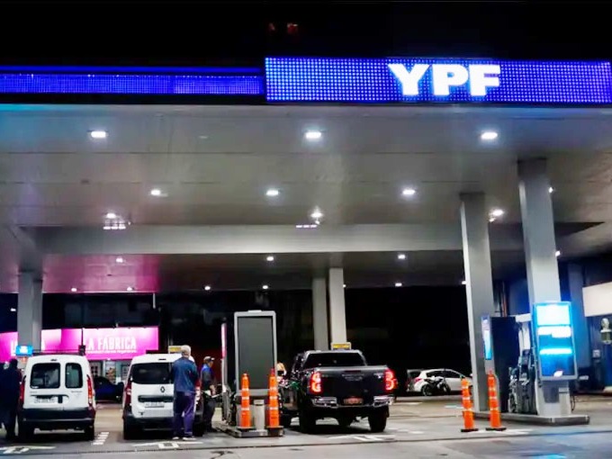 YPF confirmó un aumento del 1% en las naftas