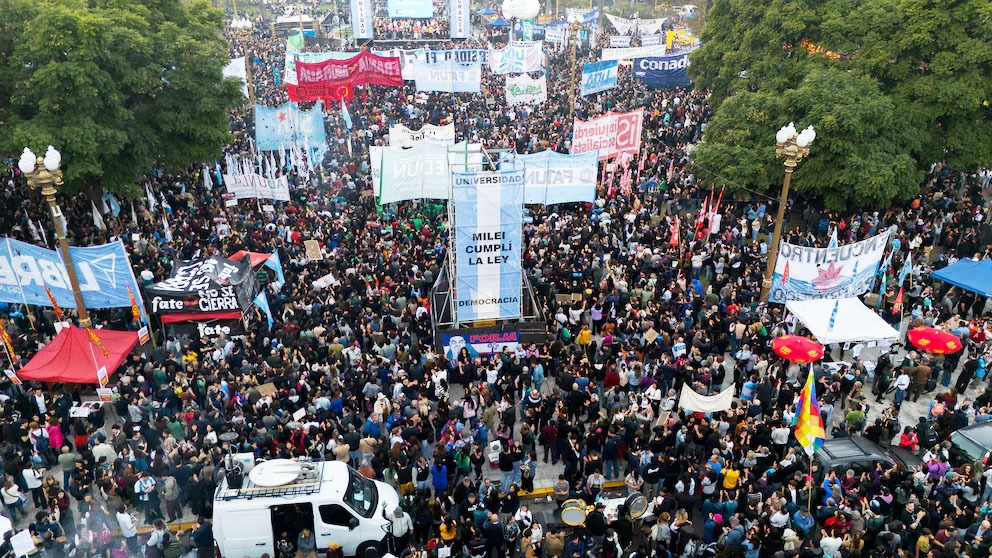 Masivo reclamo universitario contra el Gobierno: Cumplan con la ley, no hipotequen el futuro