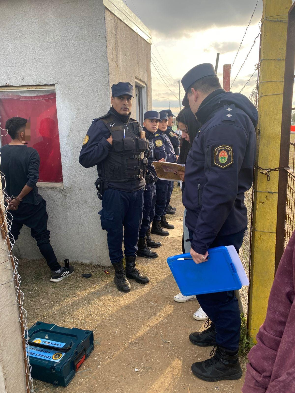 Secuestran marihuana durante un operativo de control en un partido de la Primera B - 1