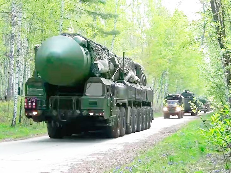Rusia exhibió su tríada nuclear con uno de los mayores ejercicios en años y lanzó un mensaje a Occidente: Es una señal