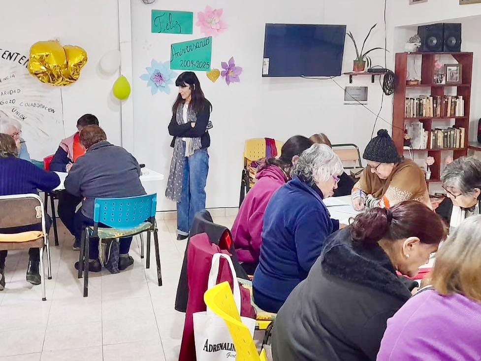 Continúan las actividades para adultos mayores en distintos barrios