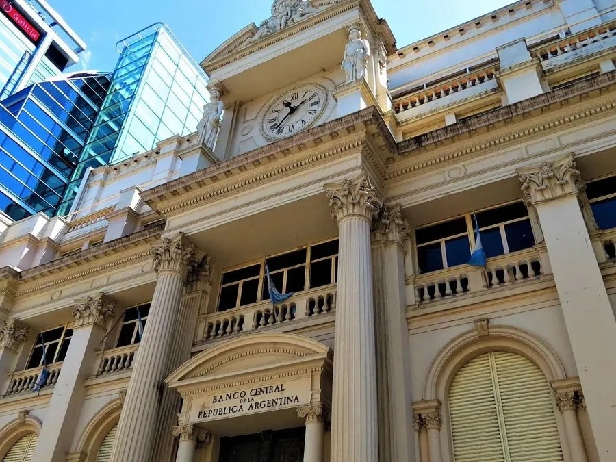 El Banco Central alcanzó la meta anual de compra de dólares tras sumar más de USD 10.000 millones en 2026