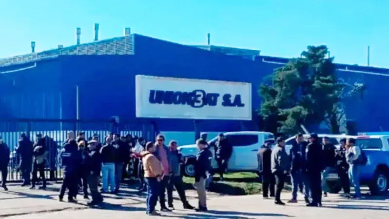 Fábrica de baterías despidió a un centenar de trabajadores en Entre Ríos