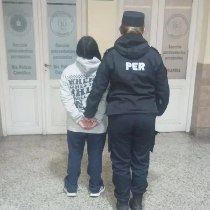 Detuvieron en un operativo a una joven que vendía cocaína en la vía pública
