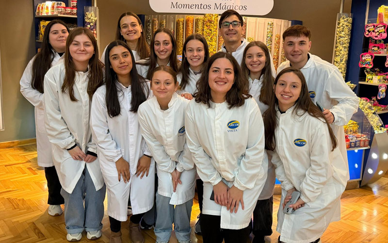 Facultad de Cs de la Administración (UNER) Visita de estudiantes de contador público a una importante empresa agroindustrial