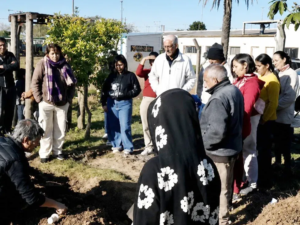 El programa de huertas agroecológicas continúa sumando capacitaciones en barrios y escuelas de concordia