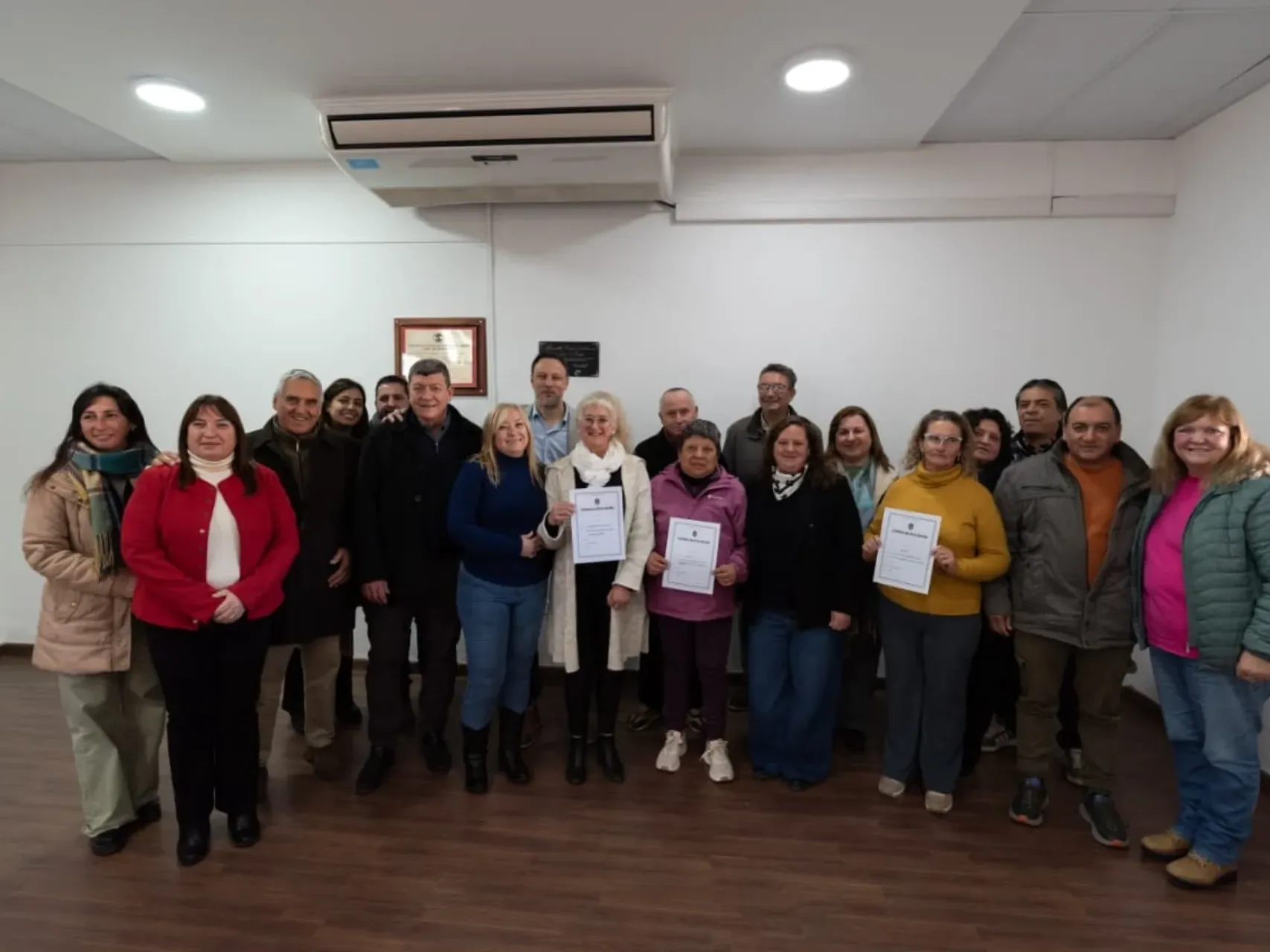 Se firmaron escrituras de viviendas para Diamante y Ramírez