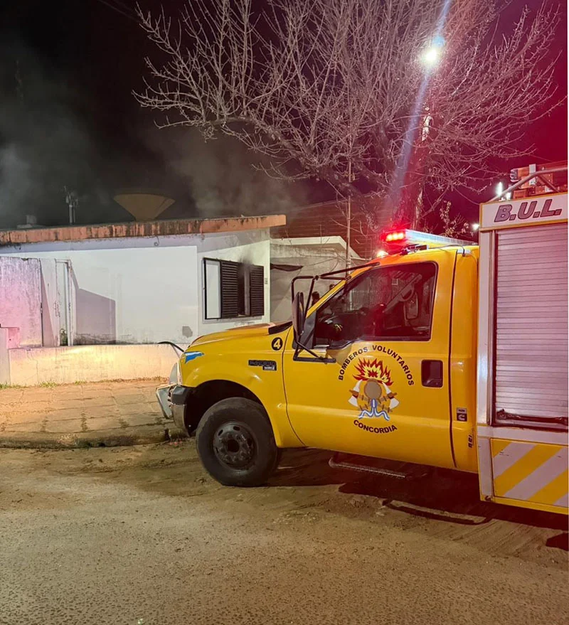 Incendio en una vivienda: una cámara de seguridad permitió la evacuación a tiempo