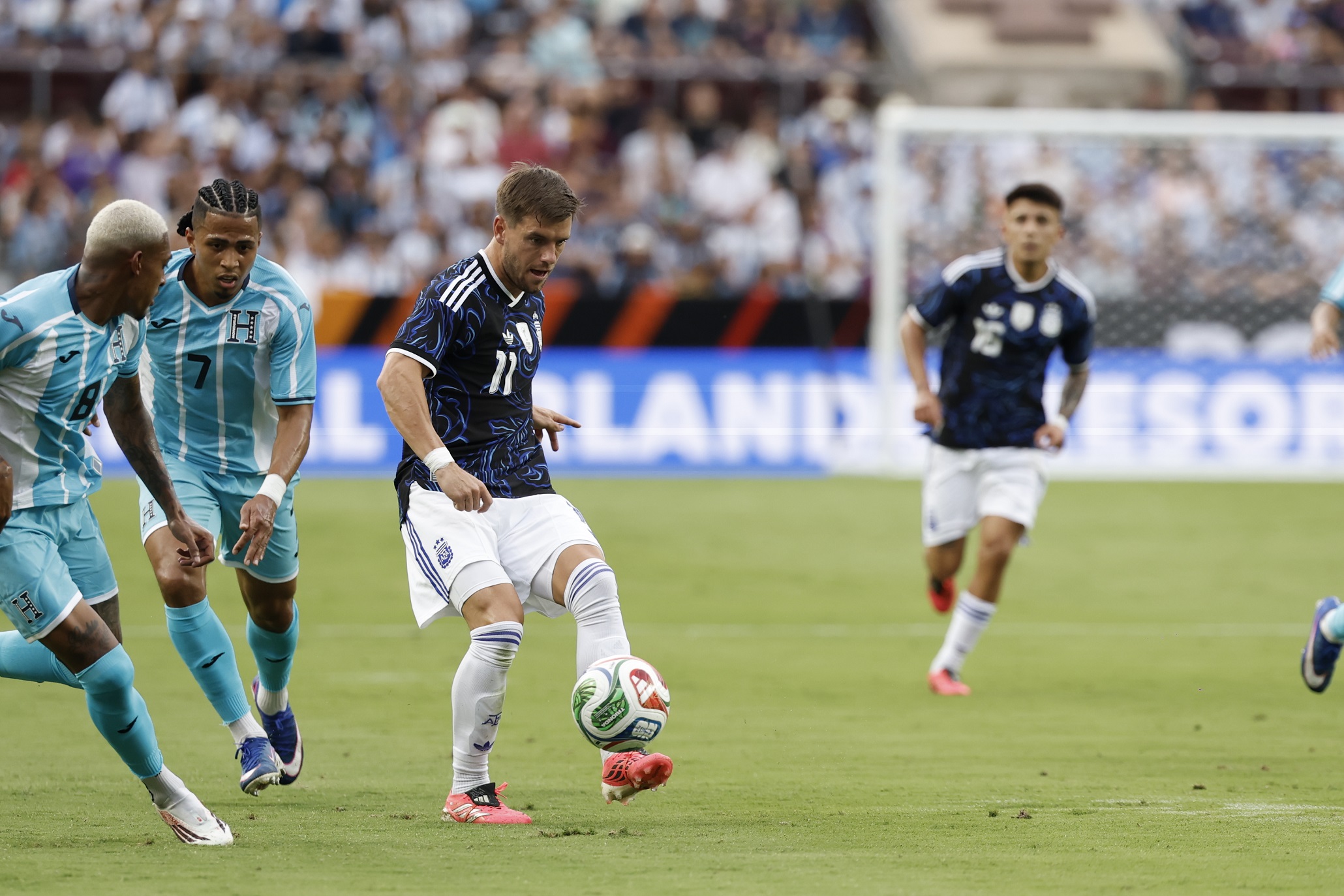 Sin Messi, la Selección argentina venció 2-0 a Honduras en uno de los últimos amistosos antes del Mundial