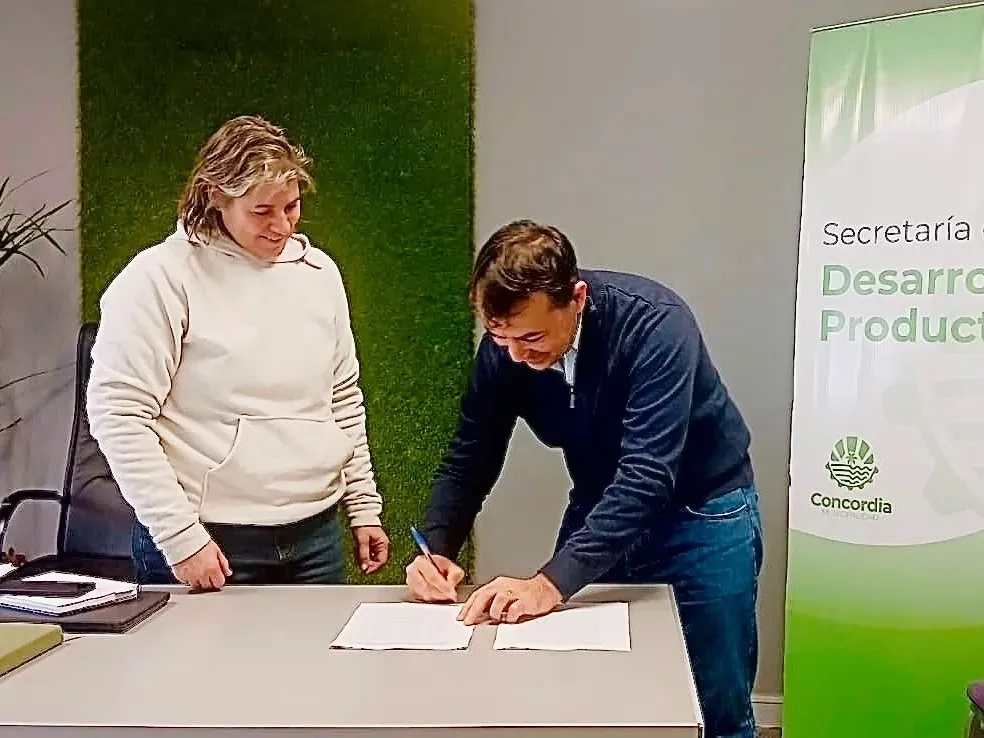 Convenio para realizar capacitaciones y desarrollo de proyectos relacionados a la industria de la madera