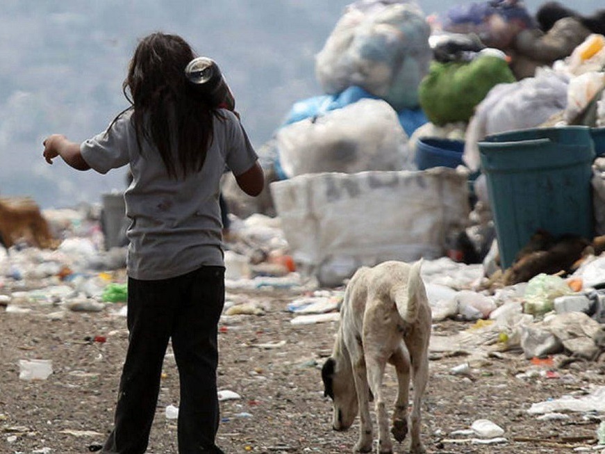 Según UNICEF, la pobreza infantil bajó en la Argentina al 42,3% en 2025