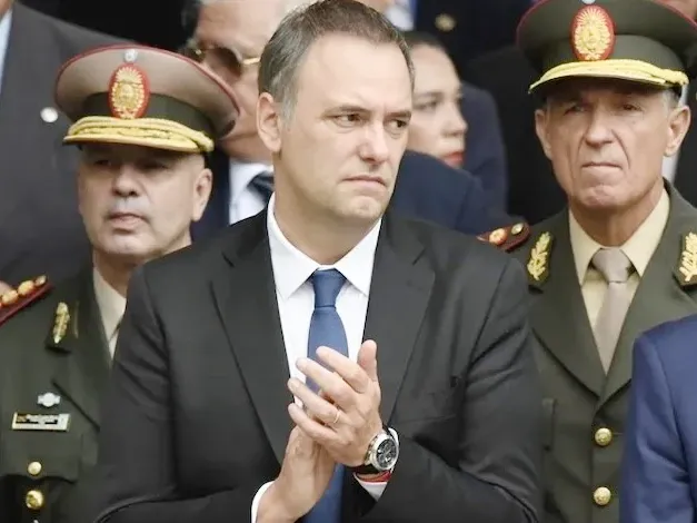 Tres meses de cuestionamientos y un final anunciado: renunció Manuel Adorni