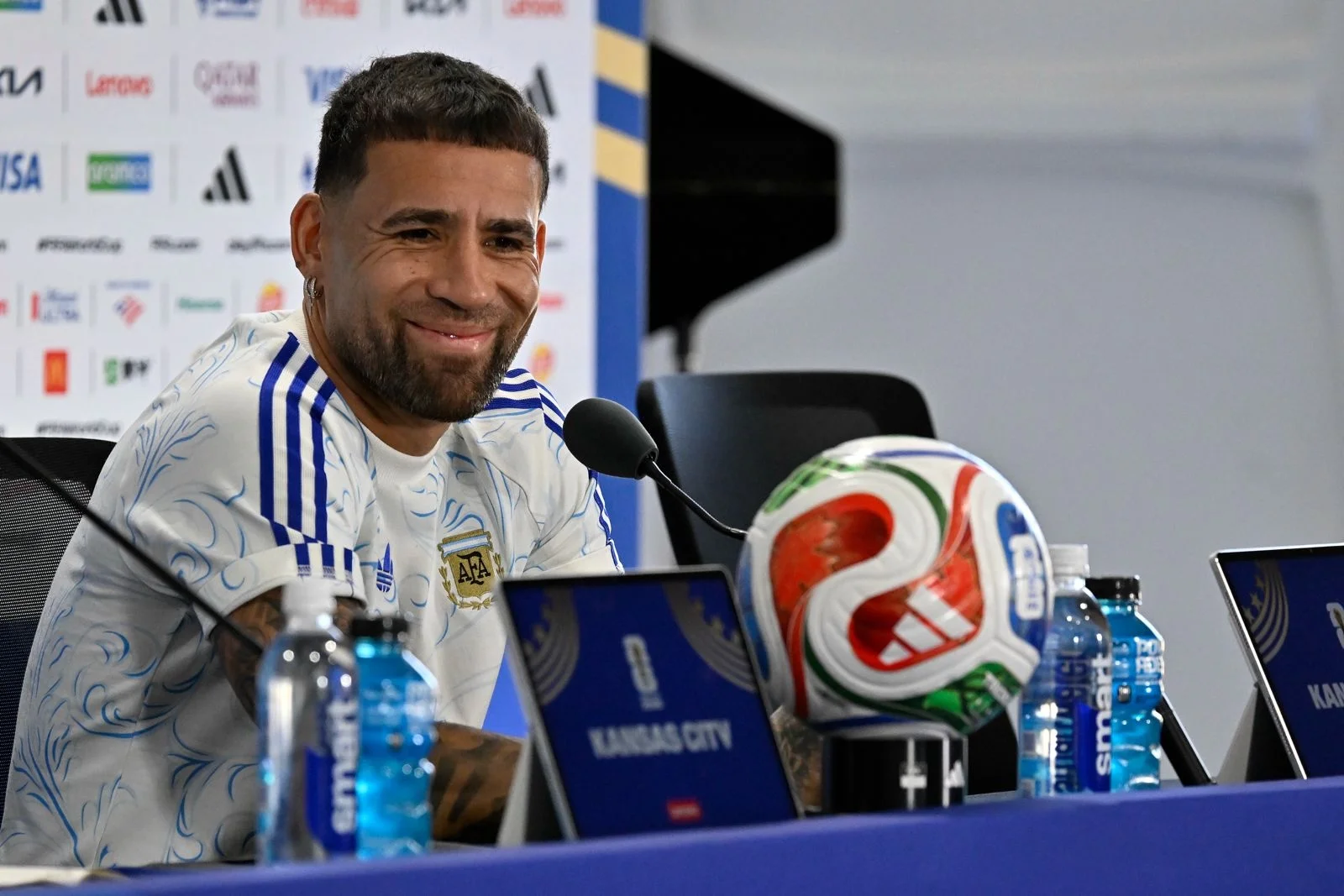 Nos preparamos para competir, expresó Otamendi en la previa