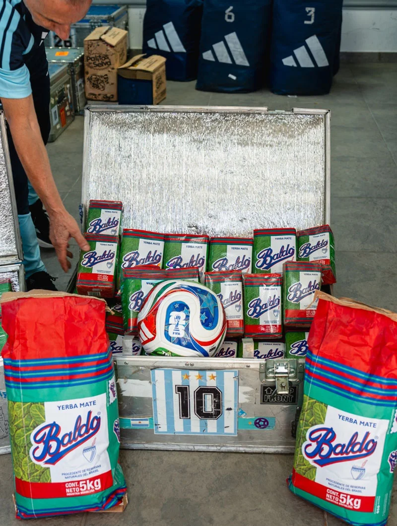 La Selección Argentina viajó al Mundial con más de 500 kilos de yerba para el mate del plantel