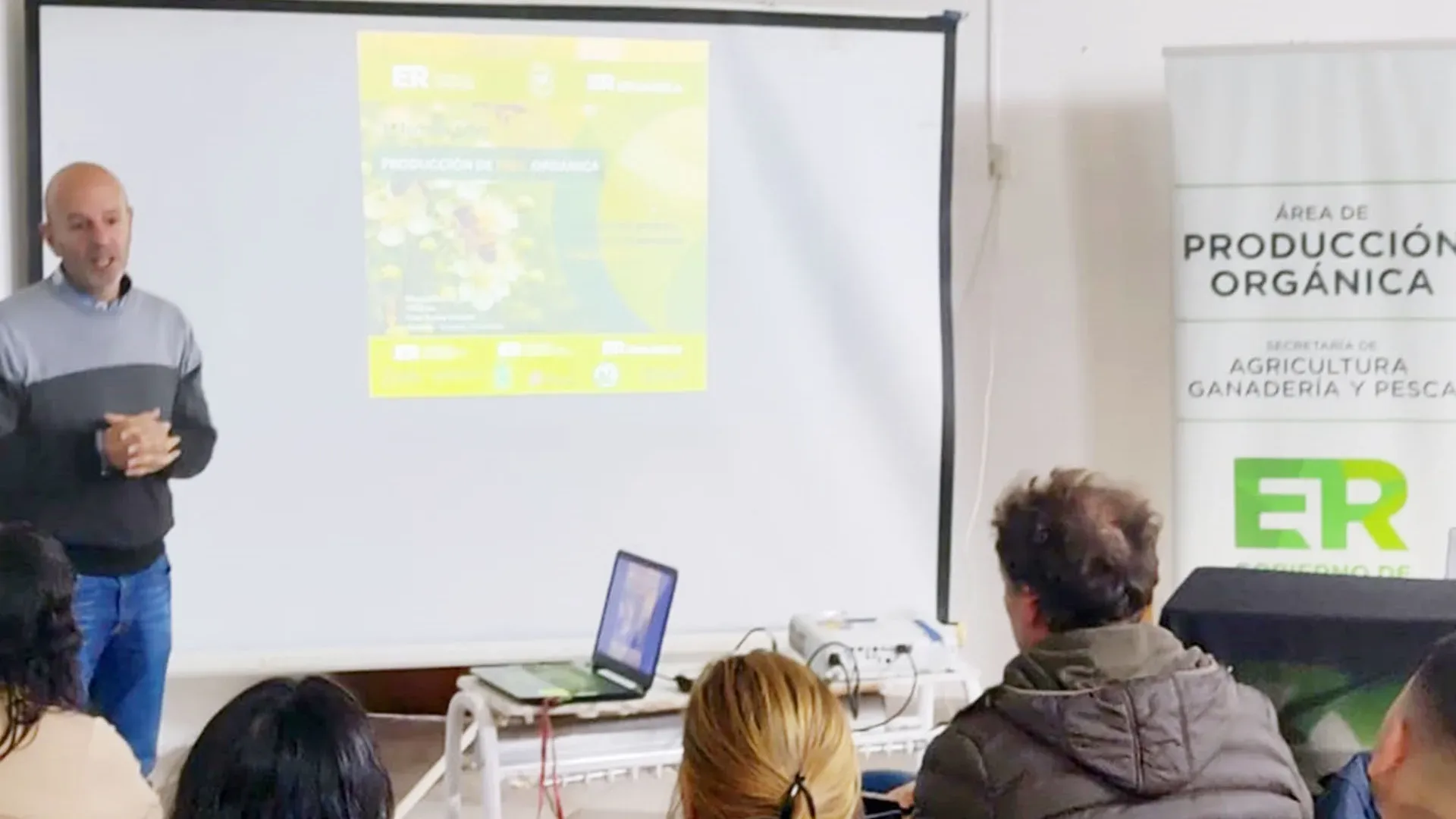 Realizaron en Victoria una jornada taller sobre producción de miel orgánica y valor agregado