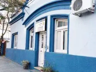Allanaron una vivienda por un robo y secuestraron herramientas, un arma y municiones