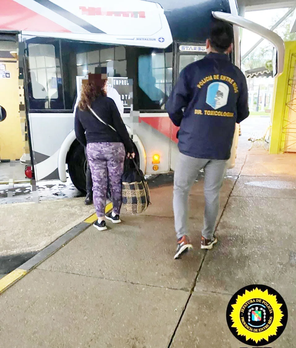 Incautan cocaína durante un operativo por narcomenudeo en la Terminal de Ómnibus