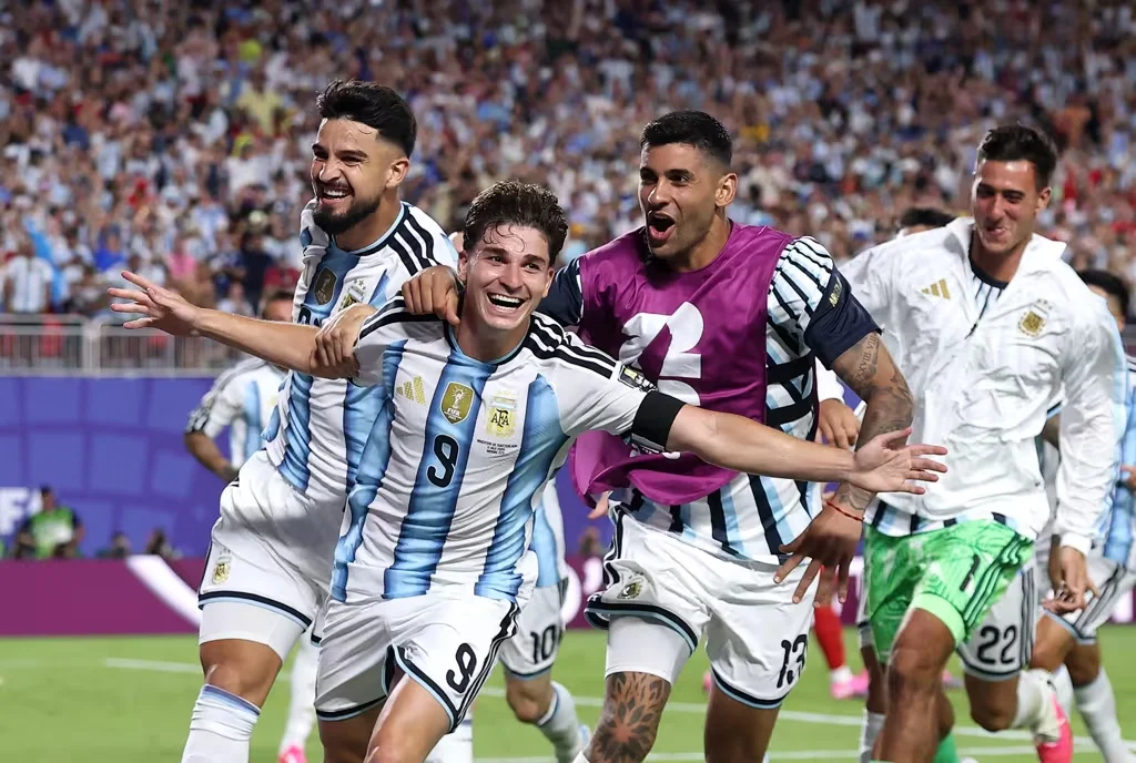 El golazo de Julián Álvarez fue elegido el mejor de las fases decisivas del Mundial 2026