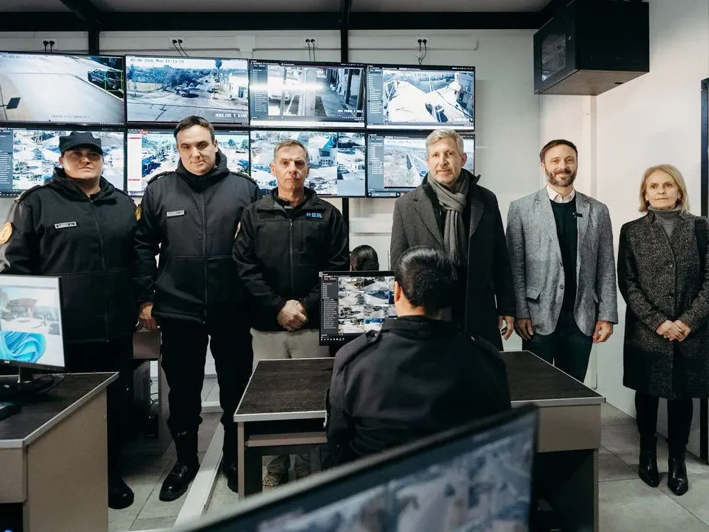 Frigerio inauguró un moderno centro de monitoreo y nuevas instalaciones para la Policía en Concordia