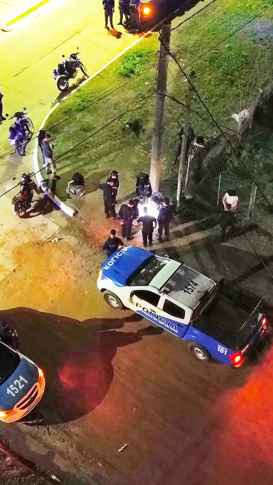Identificaron a 52 personas, retuvieron una moto y secuestraron cocaína en operativo policial