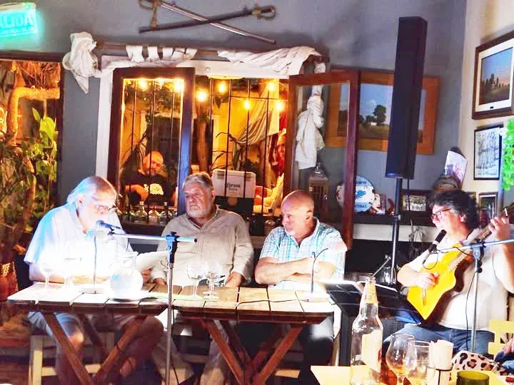 Noche de narración. Tinta Verde: cuentos, música y poesías por acá