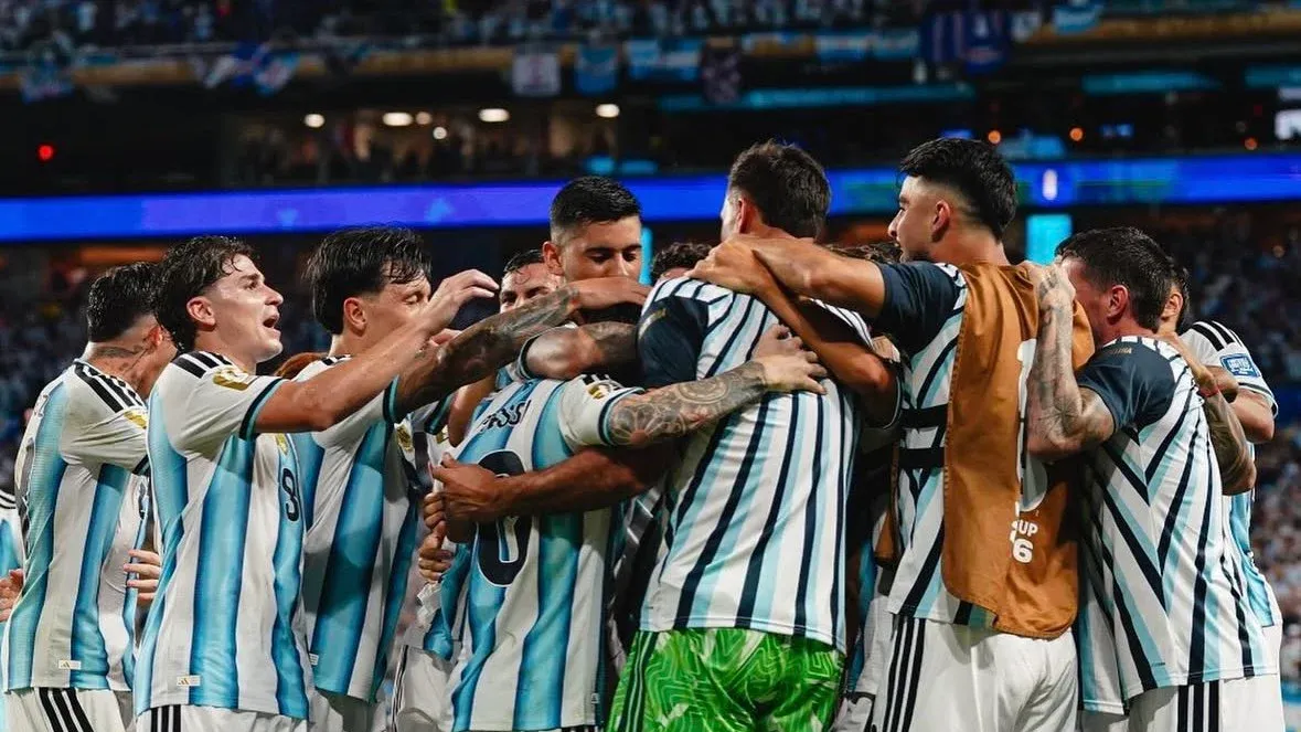 Tras una remontada épica, Argentina venció 3-2 a Egipto y clasificó a los cuartos de final del Mundial