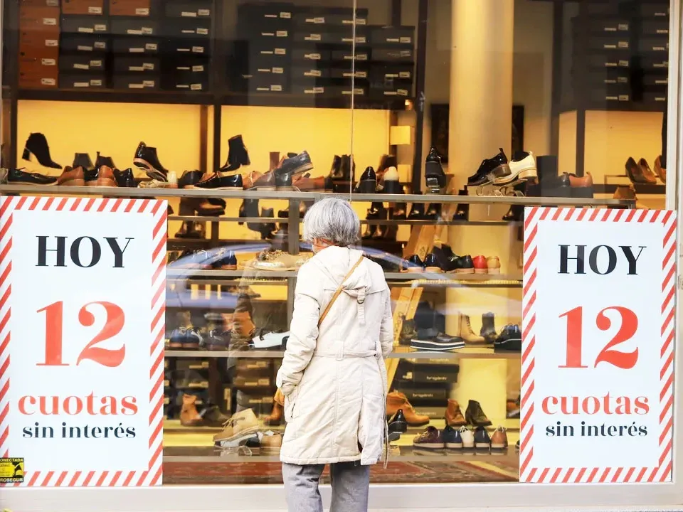 Por impulso del Mundial y el aguinaldo, las ventas minoristas volvieron a crecer después de 13 meses