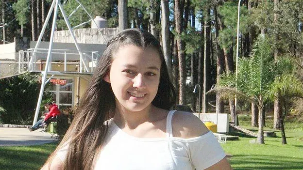 Esc. AUGUSTO NIEZ: VICTORIA INES GIRARD