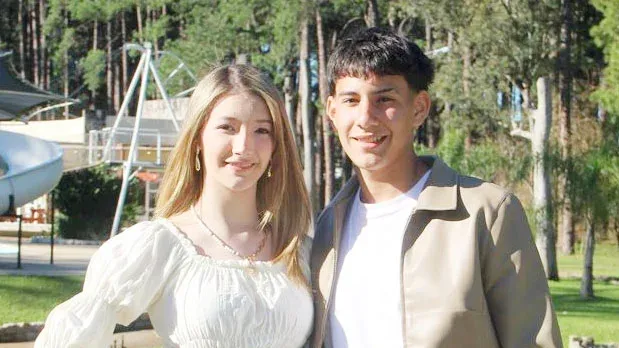 Esc. BACHILLERATO ARTÍSTICO: LEILA REBOT y JEREMÍAS MIÑO