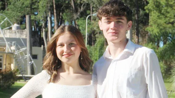 Esc. SAN ROQUE GONZALEZ: AYLIN TORALES y TOMAS DETONA