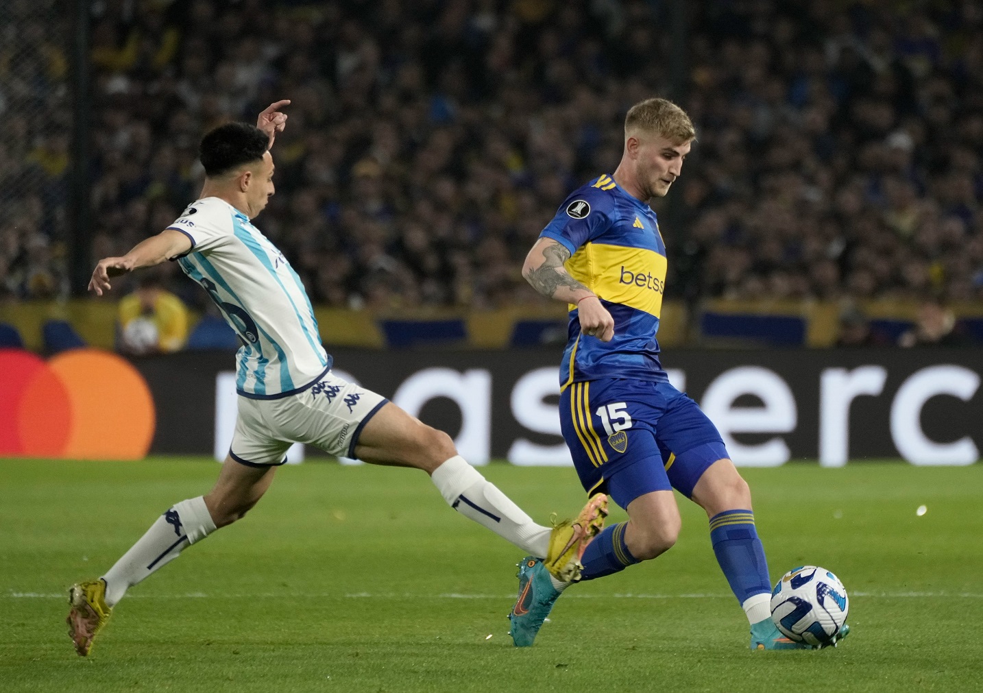 Boca y Racing empataron y la serie de cuartos de final quedó abierta